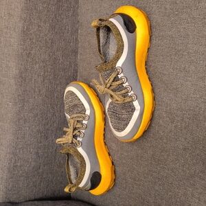 Allbirds Women 8 Trail Runners Hiking Sneakers Gray and Yellow EUC
